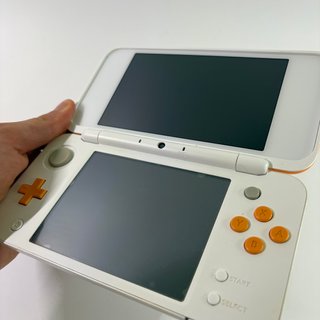 NEW Nintendo 2DS XL bianco