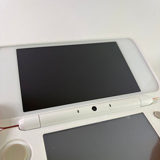 NEW Nintendo 2DS XL bianco