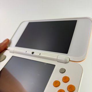 NEW Nintendo 2DS XL bianco