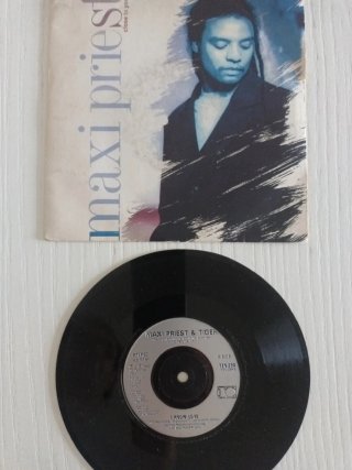DISCOS SINGLES REGGAE