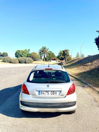 Peugeot 207 2010