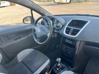 Peugeot 207 2010