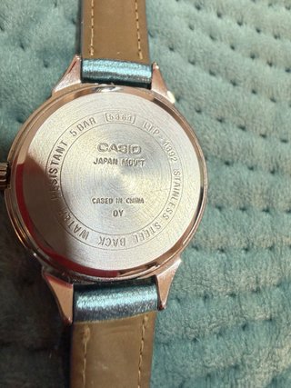 Reloj Casio Pulsera Azul y Plateado
