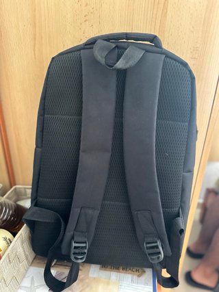 Mochila Negra Diseño Moderno Minimalista