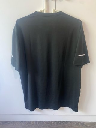 Camiseta deportiva Under Armour negra