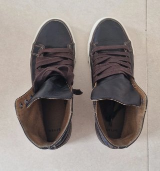 Zapatillas altas OFTEN negras y marrones