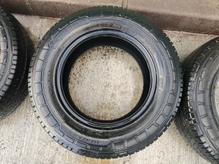 2 Neumáticos de carga Michelin