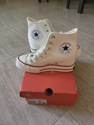 Converse blancas altas