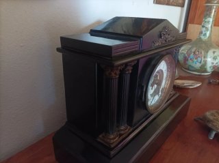 Reloj de sobremesa antiguo