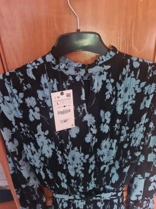 Vestido Zara estampado flores negro/celeste