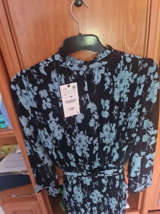 Vestido Zara estampado flores negro/celeste