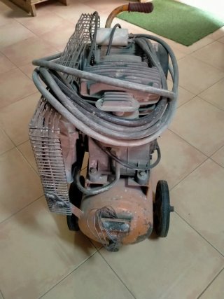 Compresor, calderín y pistola