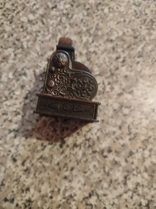 Sacapuntas antiguo caja registradora