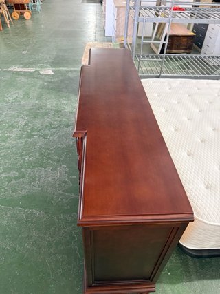 Aparador de madera maciza
