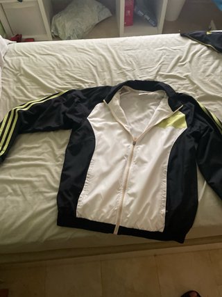 Sudadera Adidas 90s Negra Blanca y verde florescen