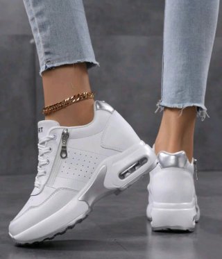 Zapatillas blancas (40). NUEVAS