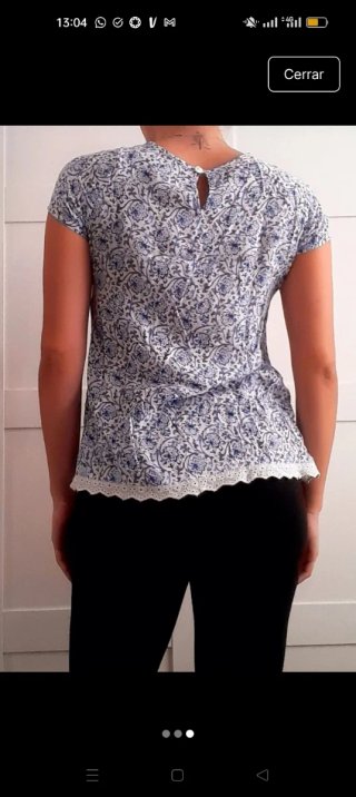 Blusa Benetton flores azul y blanco