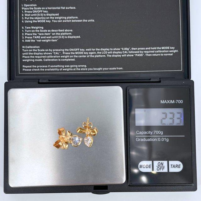 Pendientes Oro 18K, Lazo con circonita, 2.33gr