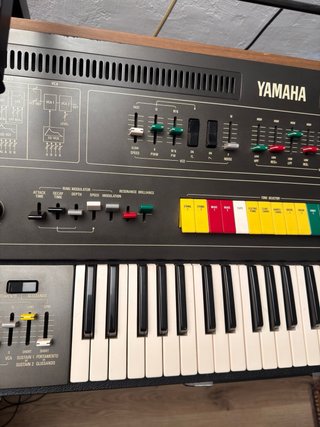 Yamaha CS50 Sintetizador Analógico