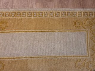 Alfombra de lana beige y amarilla Medidas- 144x 74