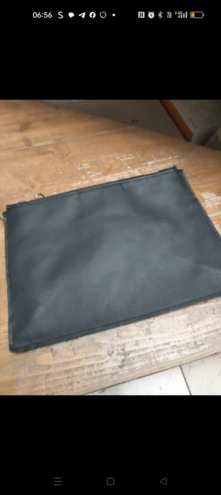 Pochette Alviero Rodriguez nera e argento