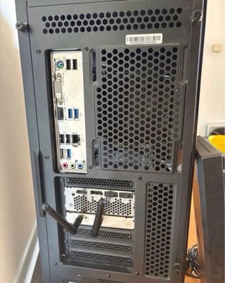 Torre Gaming MSI