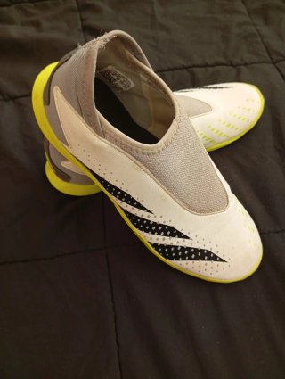 Botas de fútbol Adidas Predator multitacos