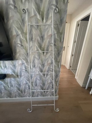 Escalera decorativa blanca 55 por 170 aprox