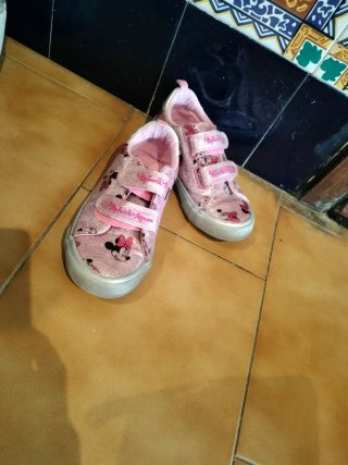 Tenis Minnie Mouse. Niña Rosa.Talla 29