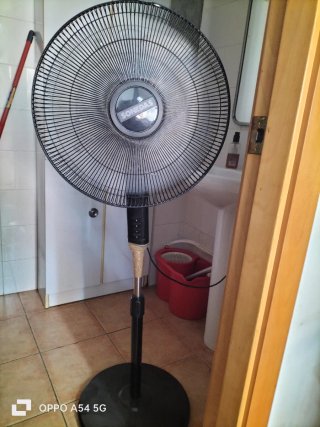 Ventilador de Pie SONEDAS Negro/Plateado
