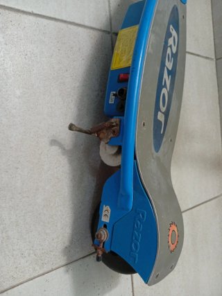 Patinete Eléctrico Razor Azul (No Funciona)