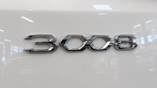 PEUGEOT 3008 1.2 PureTech SS Active Pack EAT8