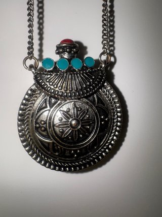 Colgantes plateado con detalles azules