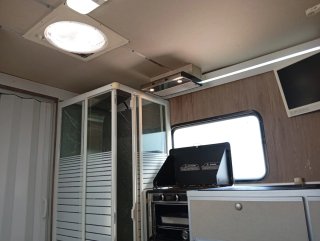 Autocaravana camperizada Ford Transit.