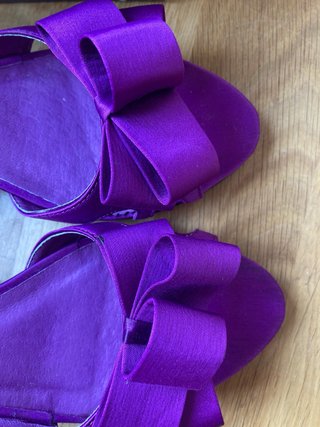 Zapatos Alma en Pena morados tacón bajo