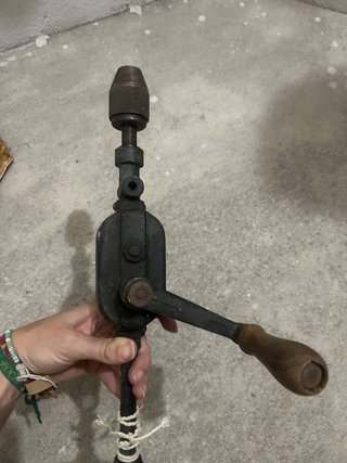 Taladro manual Alcyon de carpintero antiguo