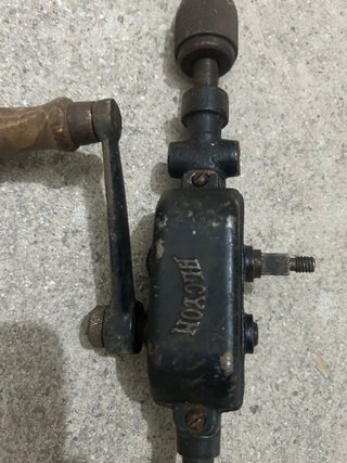 Taladro manual Alcyon de carpintero antiguo