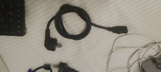 Monitor Acer con cables
