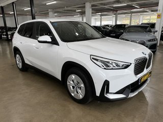 BMW iX1 2025