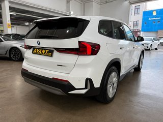 BMW iX1 2025