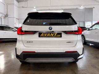 BMW iX1 2025