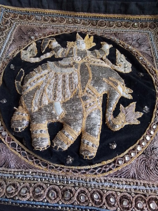 Funda Cojín India Elefante Bordado