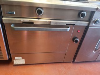 Cocina industrial a gas dos fuegos con horno