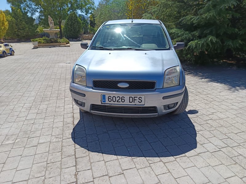 Ford Fusion 2005 - foto 1