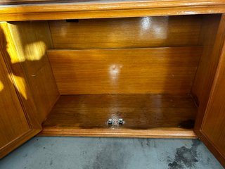 Aparador vintage de madera