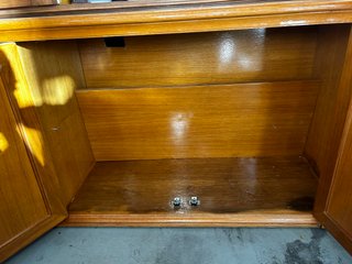 Aparador vintage de madera