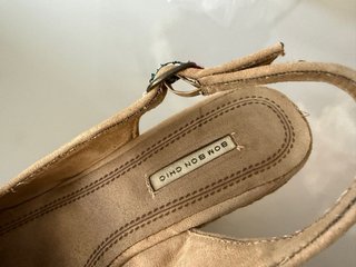 Sandalias cuña bordadas talla 38