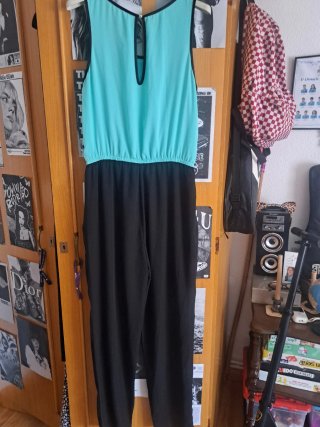 Mono mujer negro y turquesa