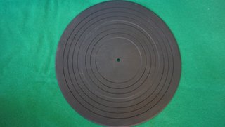 Caja para decoración y alfombrilla tocadiscos leer