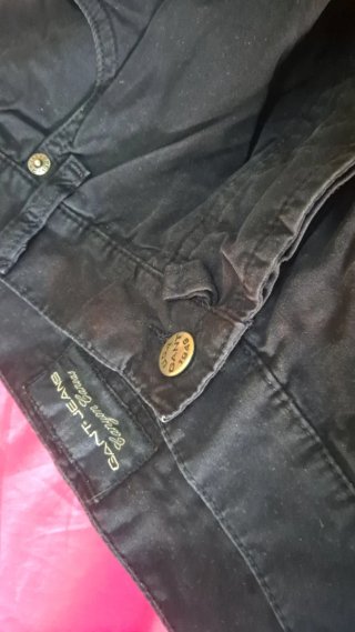 Lote de 6 pantalones ( regalo 7 camisas)